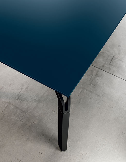 YOGA_Laccato - About Office