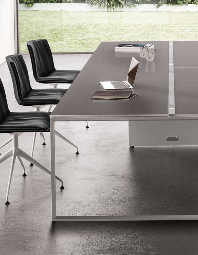 FUNNY_Gamba Anello - About Office