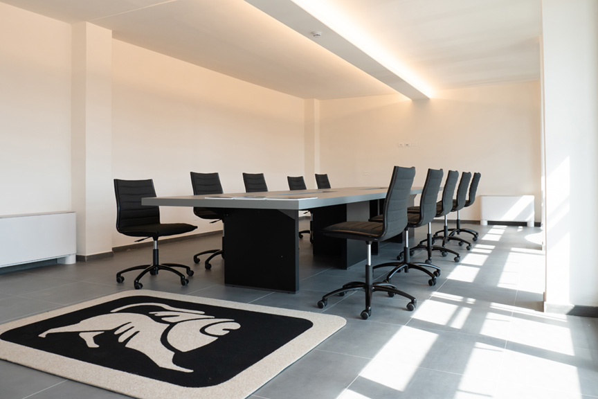 Chimera Oro - About Office