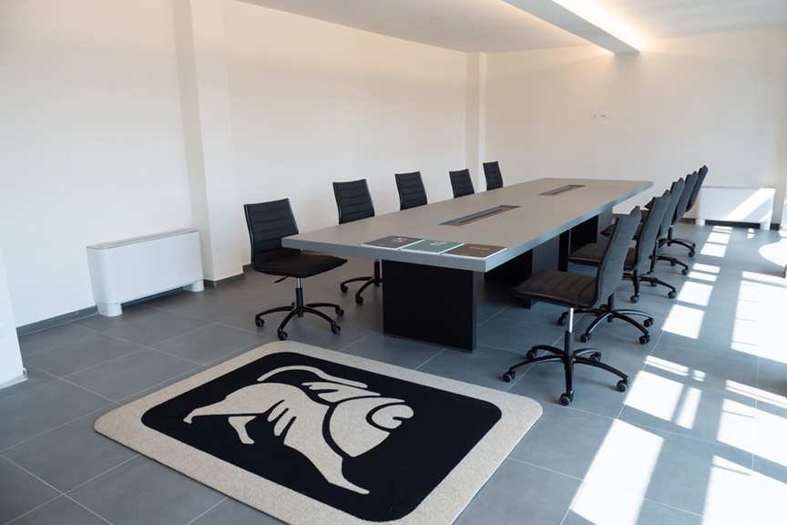 Chimera Oro - About Office