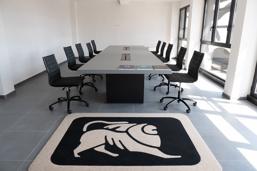 Chimera Oro - About Office