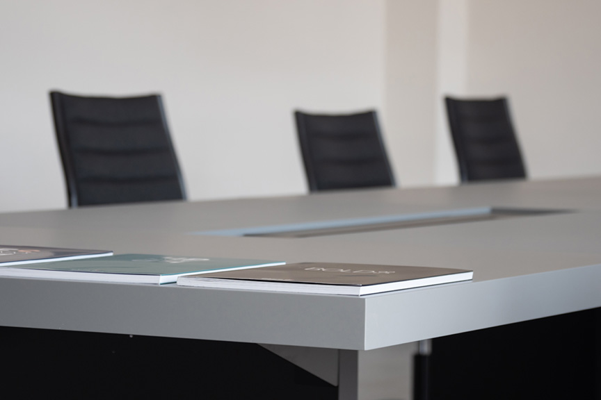 Chimera Oro - About Office